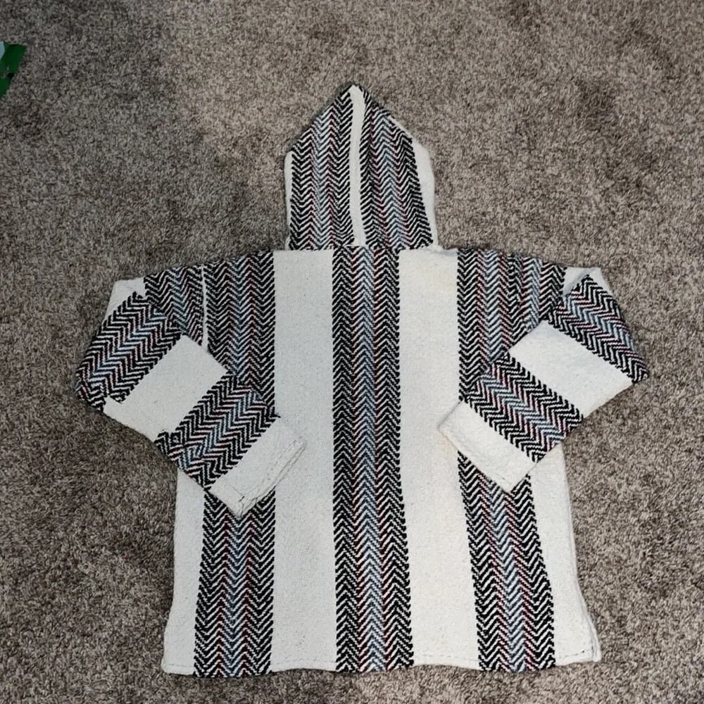 barley worn, 80% cotton 15% acrylic 5% polyester - Picture 2 of 2